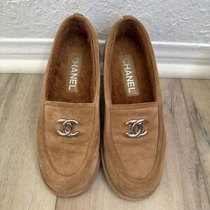 CHANEL Tan Suede Moccasins Loafers - Authentic. Pre-loved.